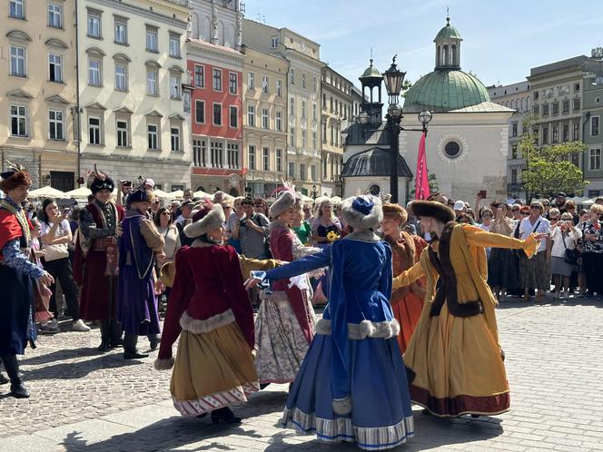 "Polonez wiosenny" na Rynku Głównym w Krakowie