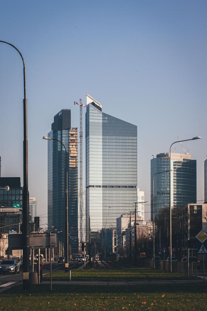 Skyliner w Warszawie: po wieżowcu oprowadza Michał Sadowski