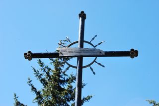 Pomnik upamiętniający ofiary katastrofy samolotu w Zawoi