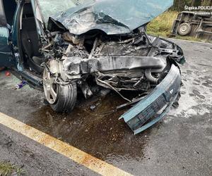 Wypadek na DW908 w powiecie tarnogórskim. Śmigłowiec zabrał 19-latkę do szpitala w Sosnowcu