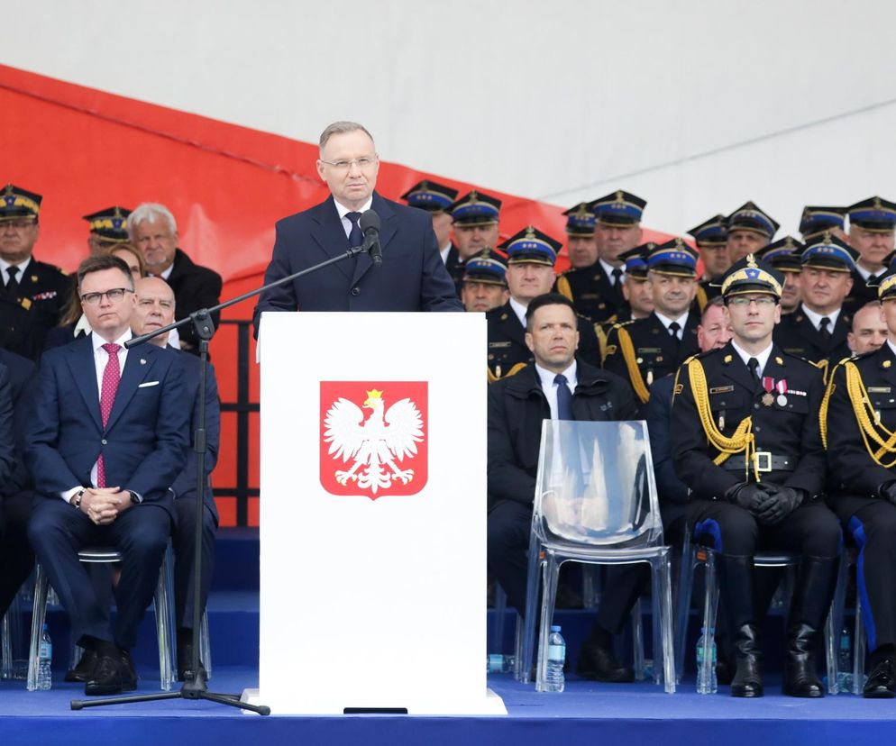 Prezydent wręczył strażakom odznaczenia państwowe i awanse generalskie