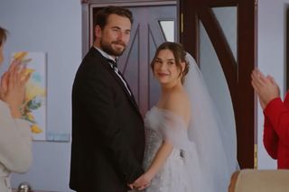 Miłość i nadzieja. Sila i Kuzey wezmą ślub w ostatnim odcinku! Tak się skończy turecki serial w TVP. Na finał trzeba poczekać - ZDJĘCIA