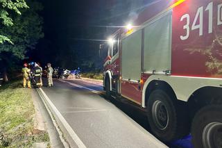 Poważny wypadek w Różankowie pod Toruniem. Samochód rozpadł się na dwie części