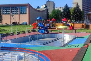 Czyszczą baseny miejskie i naprawiają pomost na Żwirowni. Trwają przygotowania do sezonu 2023 