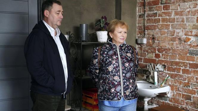 Barwy szczęścia odc. 2811. Basia (Sławomira Łozińska), Artur Chowański (Jacek Rozenek)