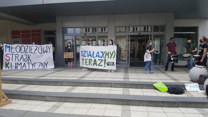 Strajk w Bydgoszczy. Młodzież wykrzyczała swoje niezadowolenie