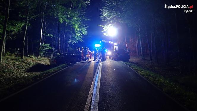 Koszmar. Zjechała z pasa i czołowo zderzyła się z oplem. Dwie osoby trafiły do szpitala