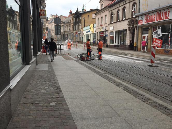 Trwa naprawa torowiska na Wybickiego w Grudziądzu