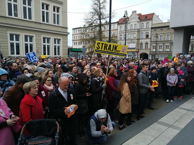 Łańcuch światła z Wykrzyknikiem w Bydgoszczy