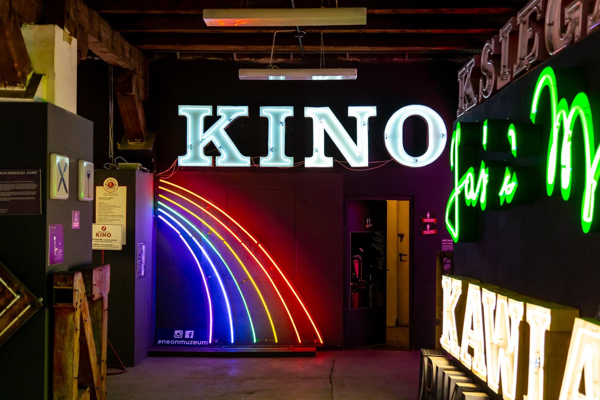 Neony z Muzeum Neonów w Warszawie