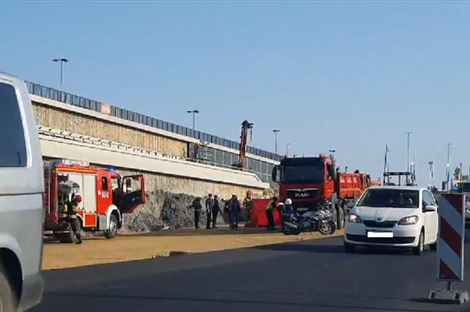 Tragedia na budowie w Sosnowcu. Ciężarówka zmiażdżyła robotnika. Mężczyzna zmarł