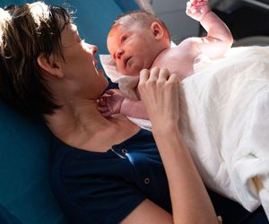 	Na dobre i na złe odc. 958. Blanka (Pola Gonciarz), córka Nina (Michalina Grot)