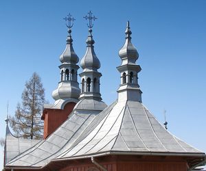 To unikatowa wieś na mapie Małopolski. Znajduje się w niej cerkiew postawiona przez Francuza