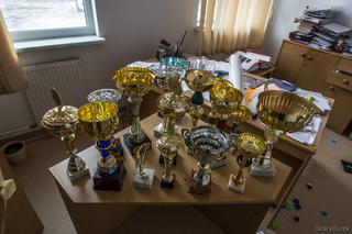 Zlikwidowana szkoła nadal straszy [GALERIA]