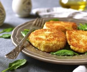 Odkryj, jak kalafiorowe kotlety mogą stać się hitem twojego stołu. Wypróbuj nasz przepis