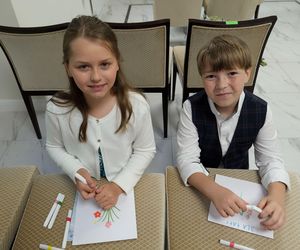 M jak miłość, odcinek 1890: Maja i Szymek na ślubie Marcina bez Izy. Ostatnio byli blisko, ale była żona nie przyjdzie - ZDJĘCIA