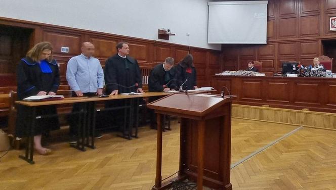 "Krwawy Tulipan" skazany. Morderca nie pojawił się w sądzie 