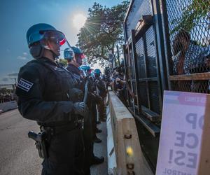 Niemal 70 zatrzymanych po protestach w czasie DNC