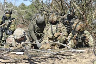 Strzały i wybuchy w Toruniu! Żołnierze z Polski, USA, Litwy i Estonii na miejscu