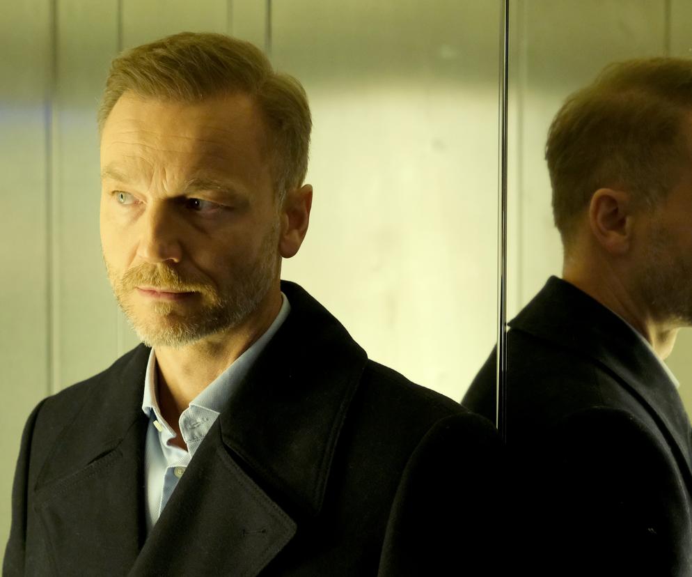 M jak miłość, odcinek 1730: Andrzej przegapi pierwsze znaki zagrożenia ze strony Julii! Po scenie w windzie psycholka weźmie Rotkiewicza na litość i zacznie się jazda - ZDJĘCIA