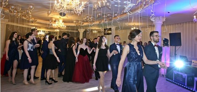 Studniówka Jak Zaprosić Chłopakadziewczynę Na Bal Eskapl
