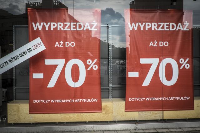 Znana marka obuwnicza zamyka sklepy 