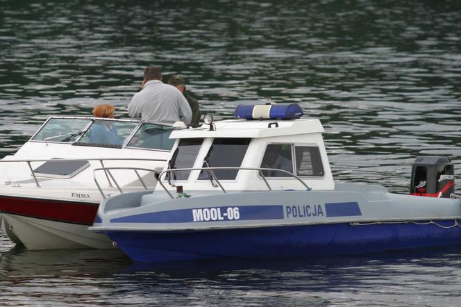 Policja na wodzie, łódka policji