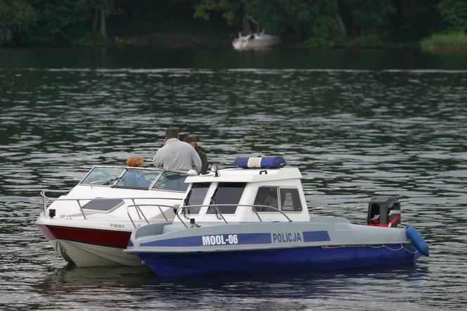 Policja na wodzie, łódka policji