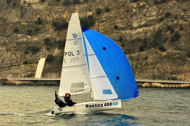 Nautica 450 na jeziorze Garda we Włoszech