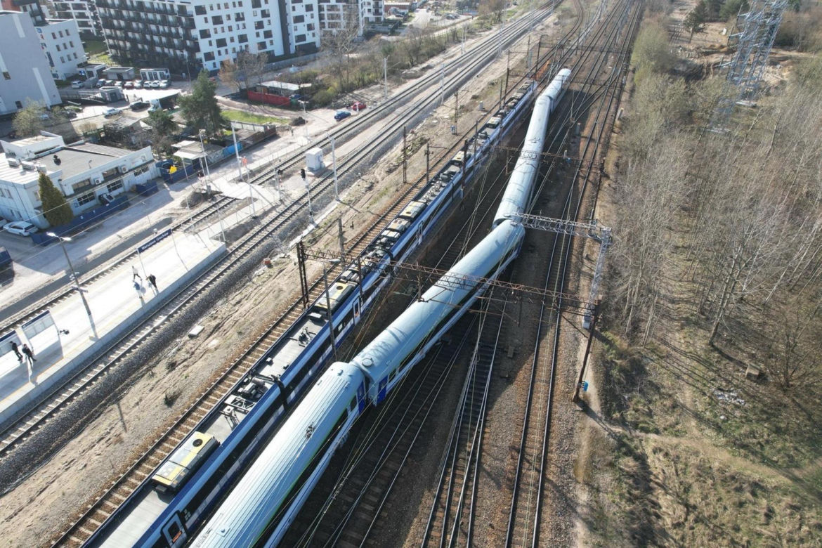 Pociąg wykoleił się w Warszawie
