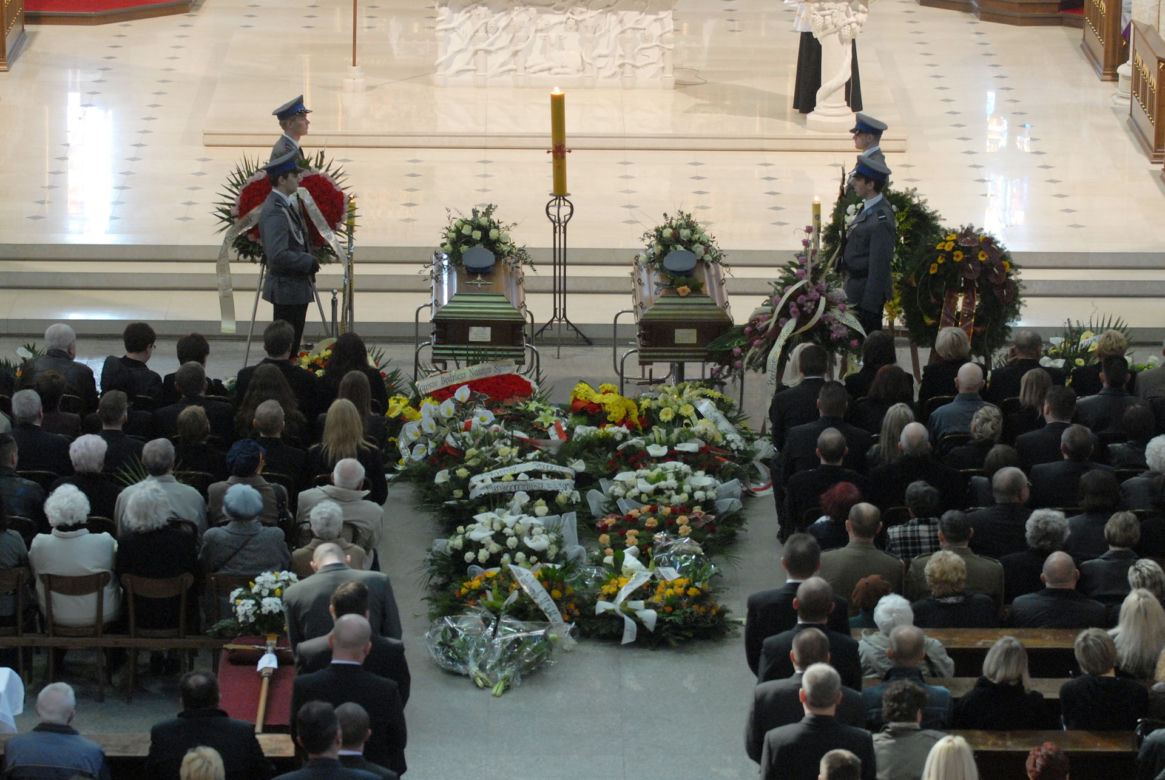 Koszmarna strzelanina w Sieradzu. Strażnik więzienny zabił trzech policjantów. Mija 15 lat od tragedii 