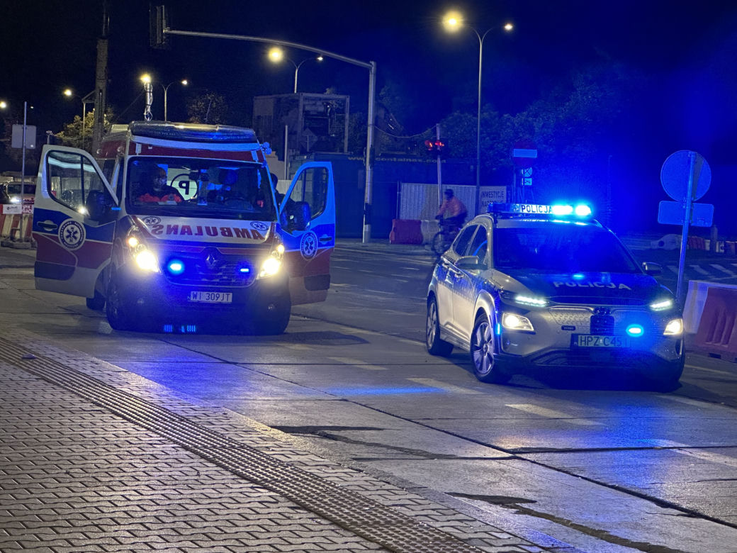 Runął z mostu prosto na beton. Nie żyje. Tragedia na Moście Gdańskim