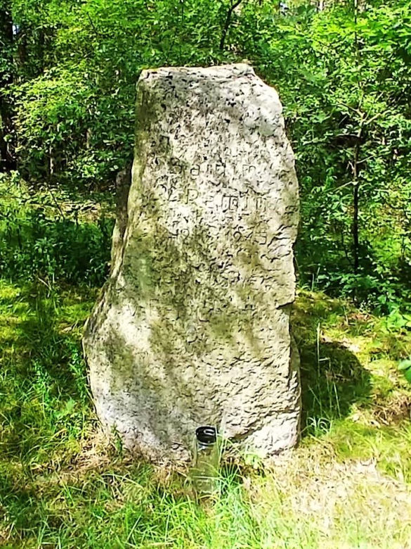 Leśny cmentarz rodu von Ramin