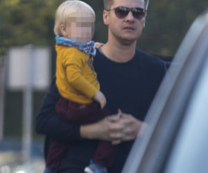 Marcin Mroczek zabrał rodzinę na spacer.