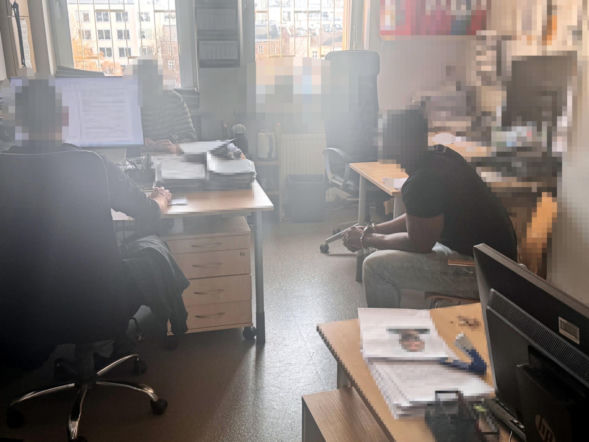 Porzucił walizkę na Dworcu Centralnym i zaczął uciekać. Brytyjczyk ukrywał się przed karą więzienia