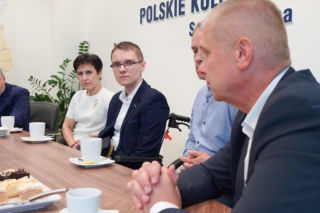 Dominik Hołuj z wizytą w centrali PKP. 17-latek otrzyma wsparcie w dalszej edukacji
