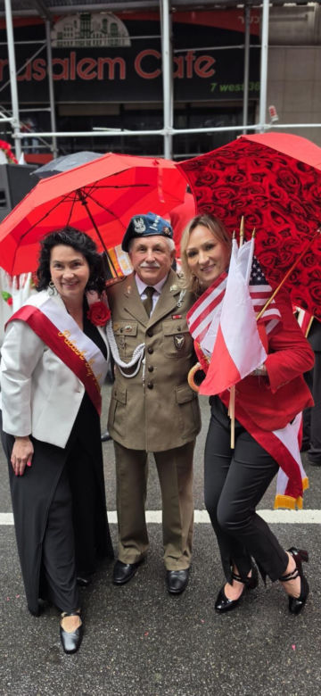 Deszcz ich nie zatrzymał. Te zdjęcia Parady Pułaskiego przejdą do historii