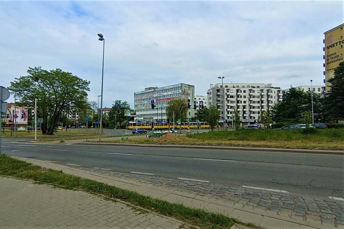 Biurowiec "Ornament" przechodzi do historii