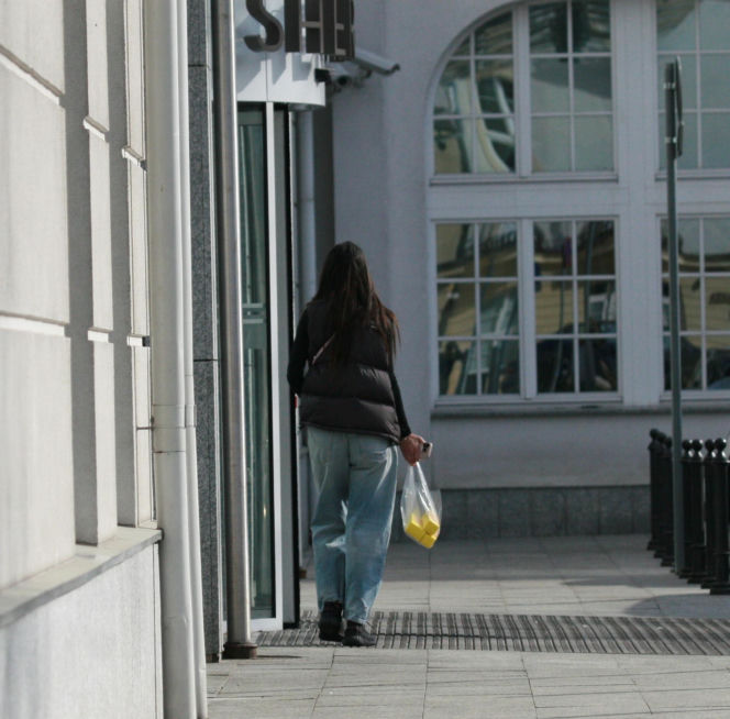 Michał Koterski z dziewczyną na spacerze