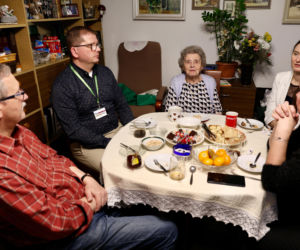 Z prezentami świątecznymi u Powstańców Warszawskich