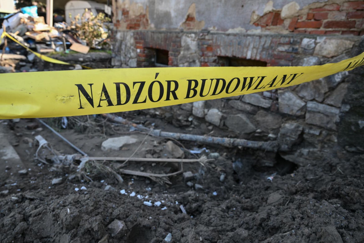 Szok, złość i płacz w Lądku-Zdroju. Miasto w niczym nie przypomina uzdrowiska [ZDJĘCIA]