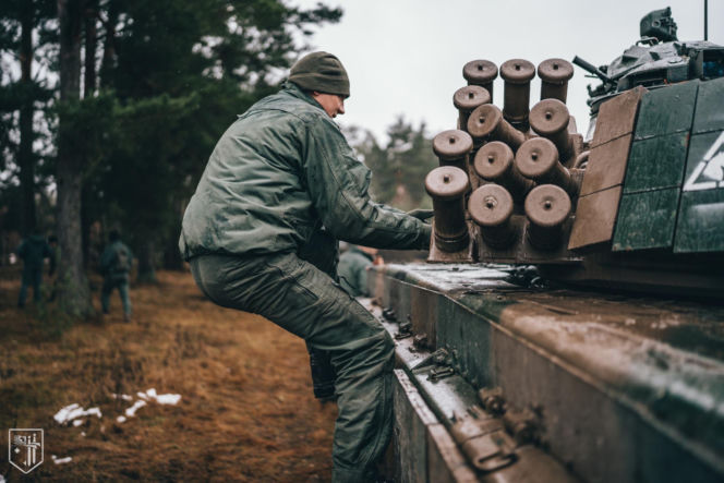 "Zawiszacy" za sterami legendy. Nowi kierowcy czołgów PT-91 w 15. Brygadzie
