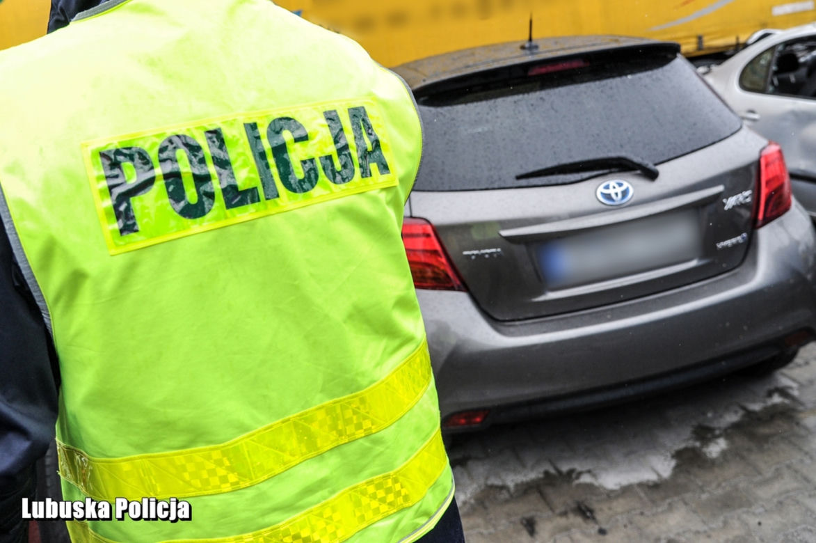 Toyota Yaris Hybrid i Mazda CX-5 odzyskane przez kryminalnych