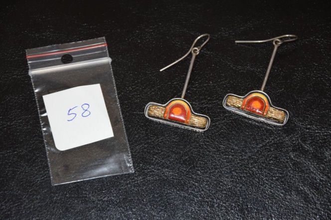 Rozpoznajesz te błyskotki? Policja poszukuje właścicieli bizuterii i kosztowności