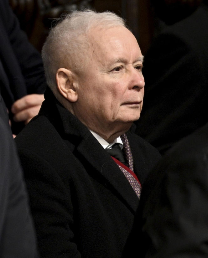 Msza za ofiary Smoleńska w Archikatedrze. Obecni Nawrocki i Kaczyńska