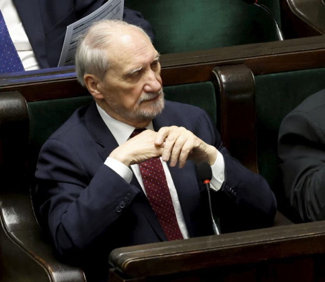 Sikorski ostro do Macierewicza w Sejmie