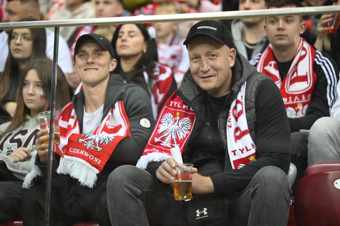 Kibice na meczu Polska - Rumunia. Znajdź się na zdjęciach z Narodowego!
