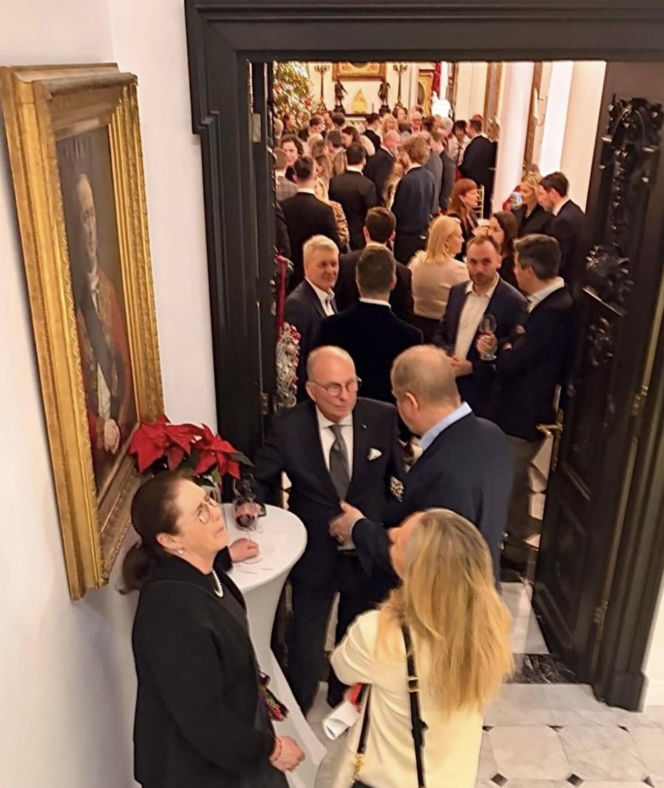 Kożuchowska, Karolak i Ogórek na salonach u księcia. Ciekawy dobór strojów