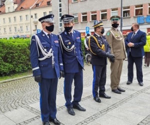 Pogrzeb policjanta z Raciborza. Tłumy przed kościołem. Ostatnie pożegnanie Michała Kędzierskiego