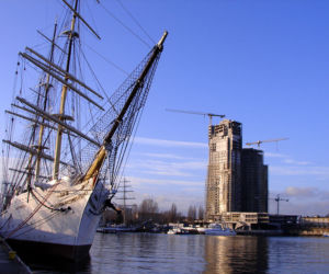 Dar Pomorza i Sea Towers w Gdyni